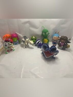 Lot random monster toys Harry Potter funko alien robot labubu
